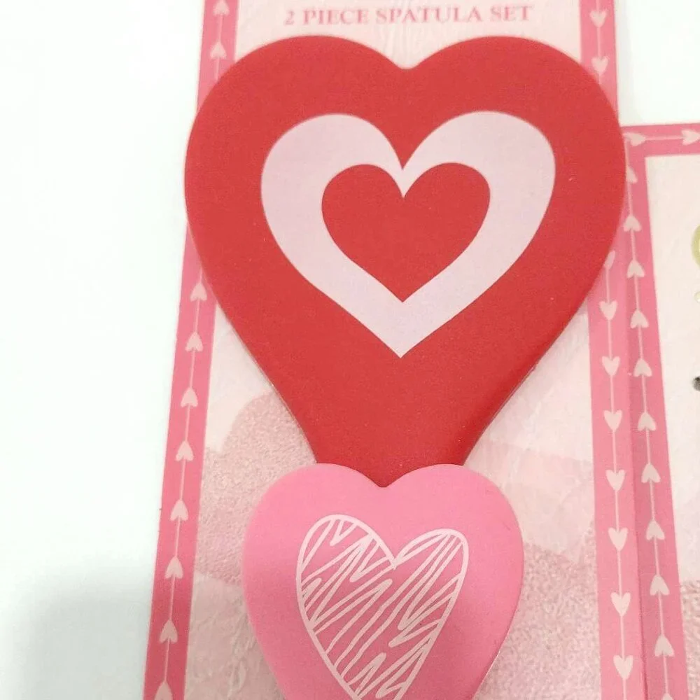 CWC Heart Themed 2 Piece Spatula Set Red And Pink Hearts And 4 Pc Cookie Cutter